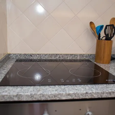 Bica Sequeiro 1 Bed Lägenhet Lisboa