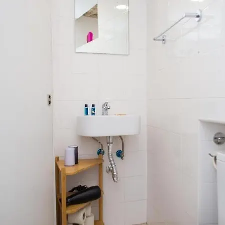 Bica Sequeiro 1 Bed Appartamento Lisbona