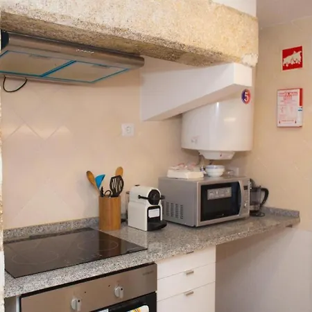 Appartamento Bica Sequeiro 1 Bed Lisbona